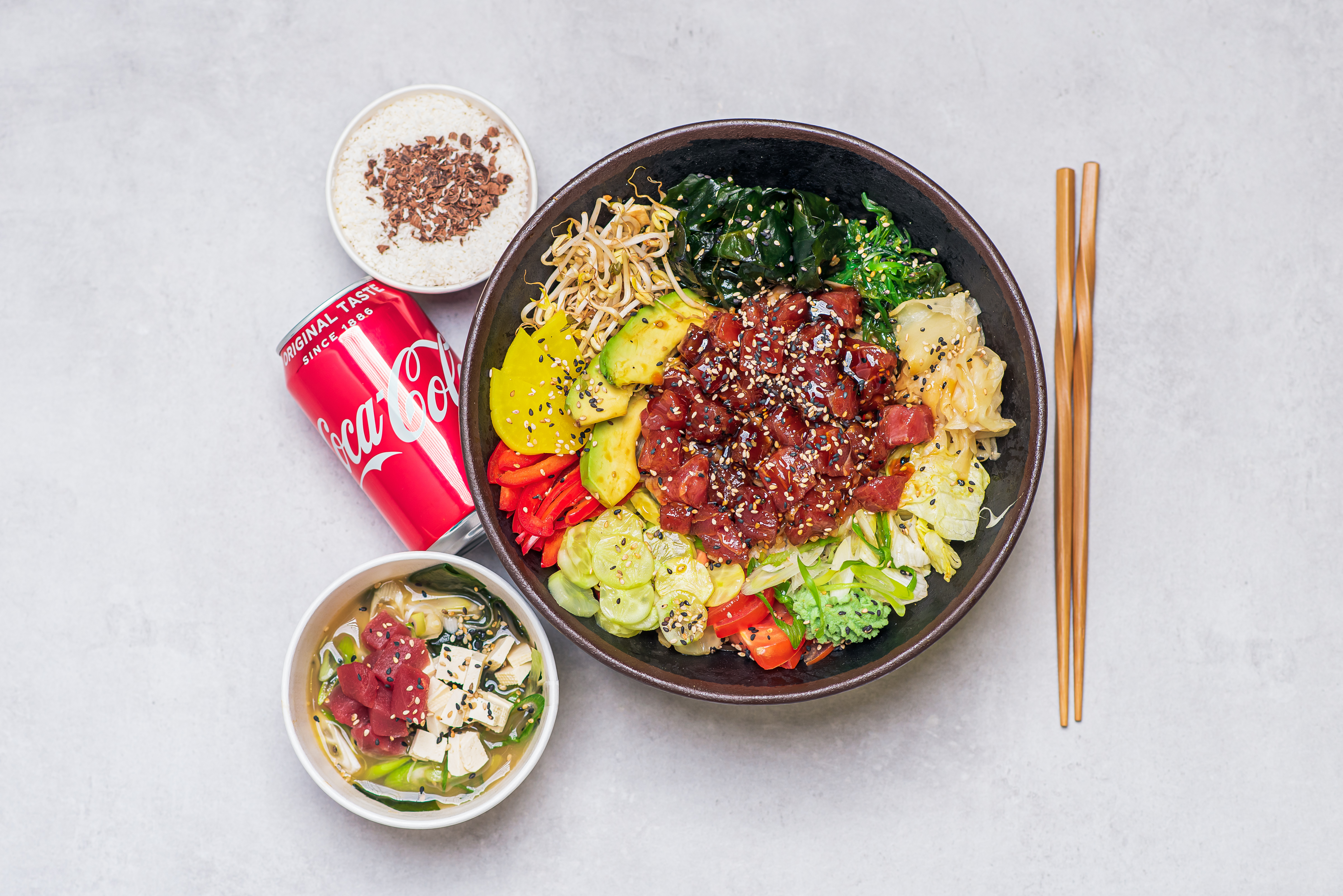 Poke bowl marinovaný tuňák na japonský způsob 450 g, Tmavá Miso polévka tuňák 330 ml, Nápoj, Desert